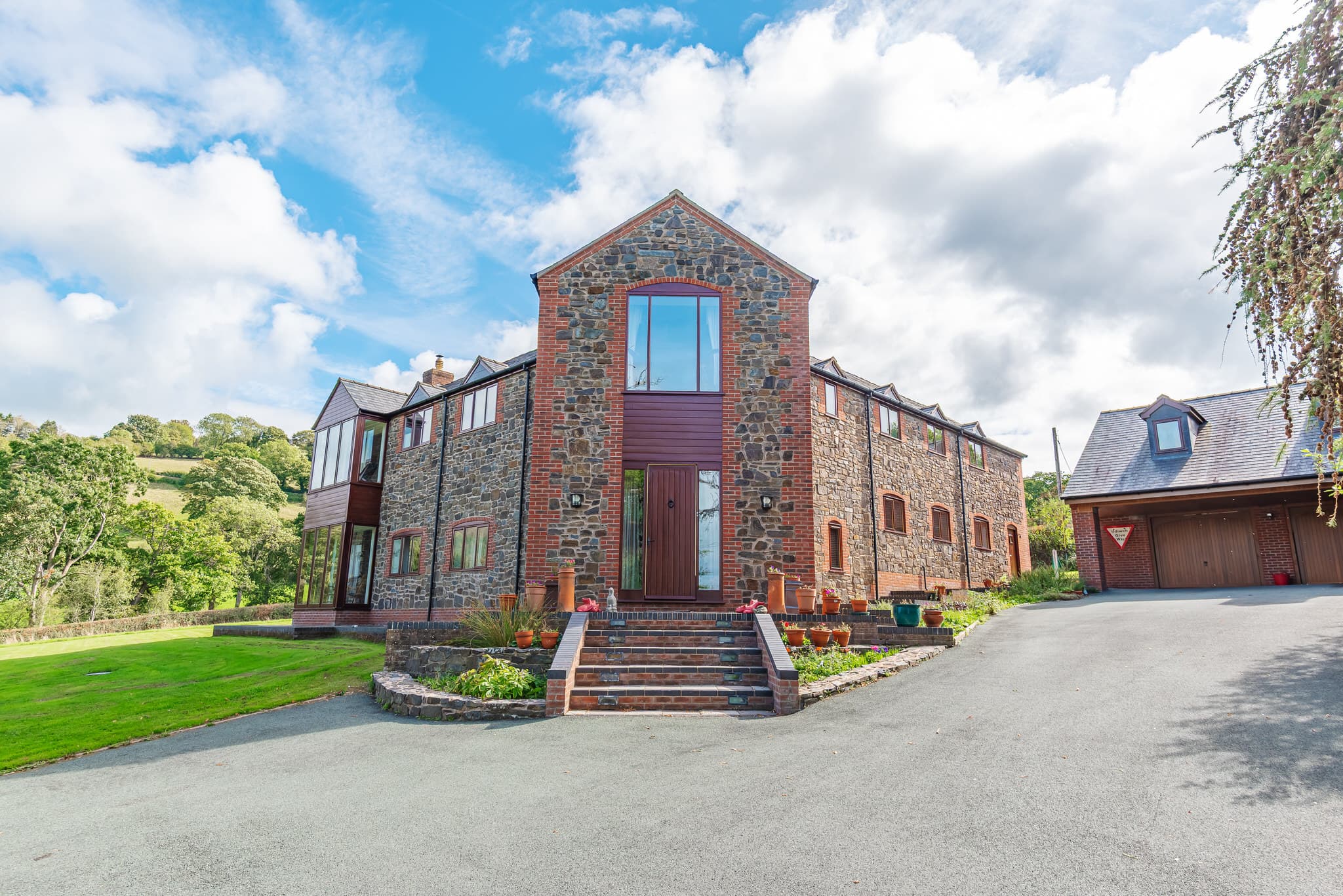 Leighton, Welshpool, SY21